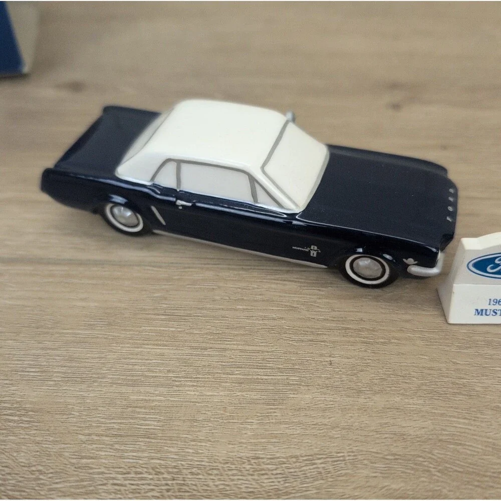 Lot Of 2 DEPT 56 1964 1/2 FORD MUSTANG 54951 CAR SNOW VILLAGE CHRISTMAS
